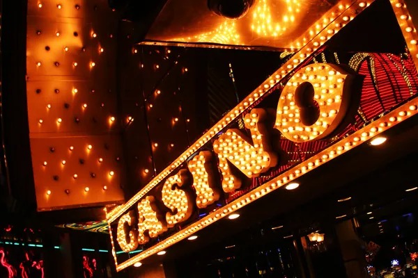 Live blackjack table with session timer showing minutes remaining before table closes
